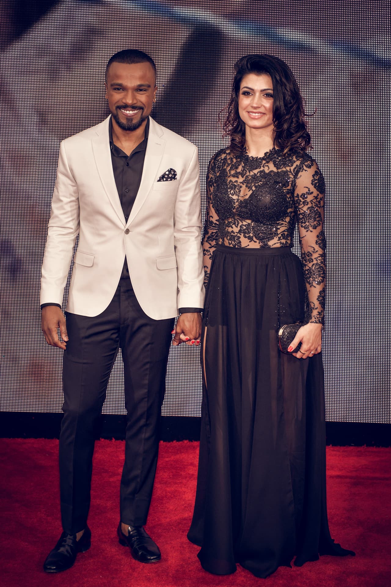 El brasileño Alexandre Pires estuvo acompañado por su esposa, Sara Campos.