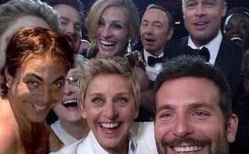 ¡Bueno, hasta en la selfie de los Oscares figuró!