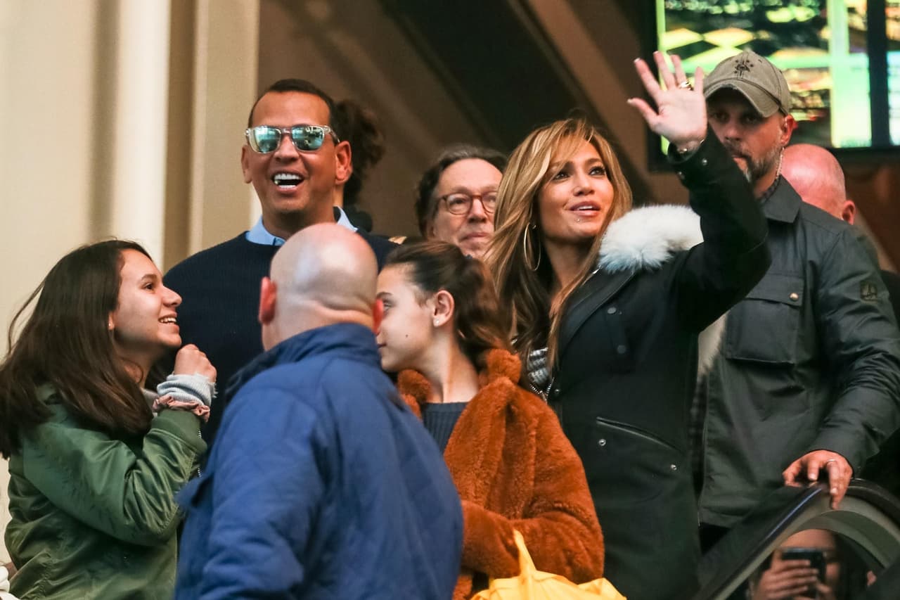 La filmación ocurrió en una parte del 
<b><a href="https://www.palisadescenter.com/" target="_blank">centro comercial Palisades Center</a></b>, en el condado de Rockland, por lo que, de vez en cuando, la famosa pareja no dudó en saludar al público que acudió al lugar.