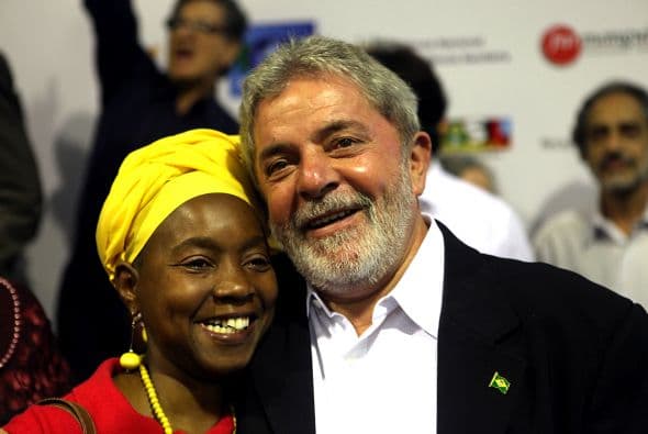 El presidente brasileño saliente, Luiz Inacio Lula da Silva, realizó una visita a Mozambique dedicada a programas de educación y sanidad, en el que será su último viaje al continente africano antes de dejar el poder el 1 de enero de 2011.