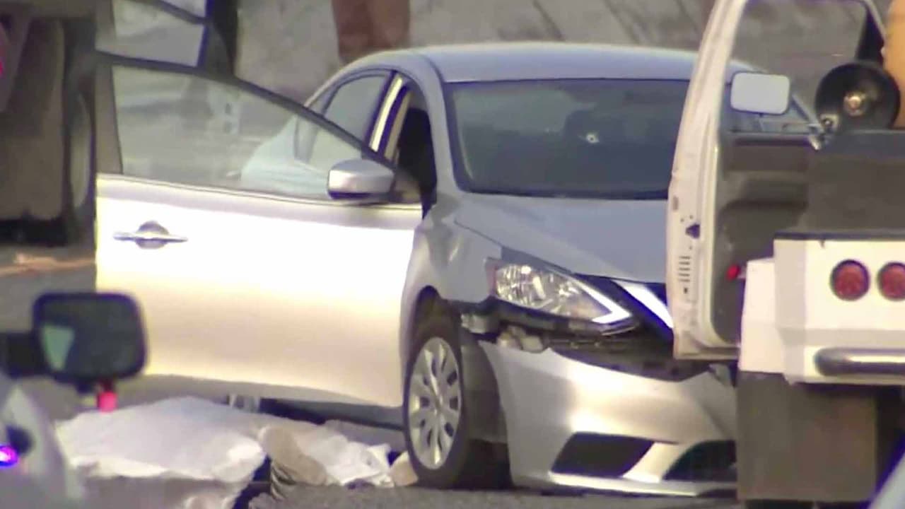 Buscan al sospechoso de asesinar a dos personas en autopista de Houston a plena luz del día