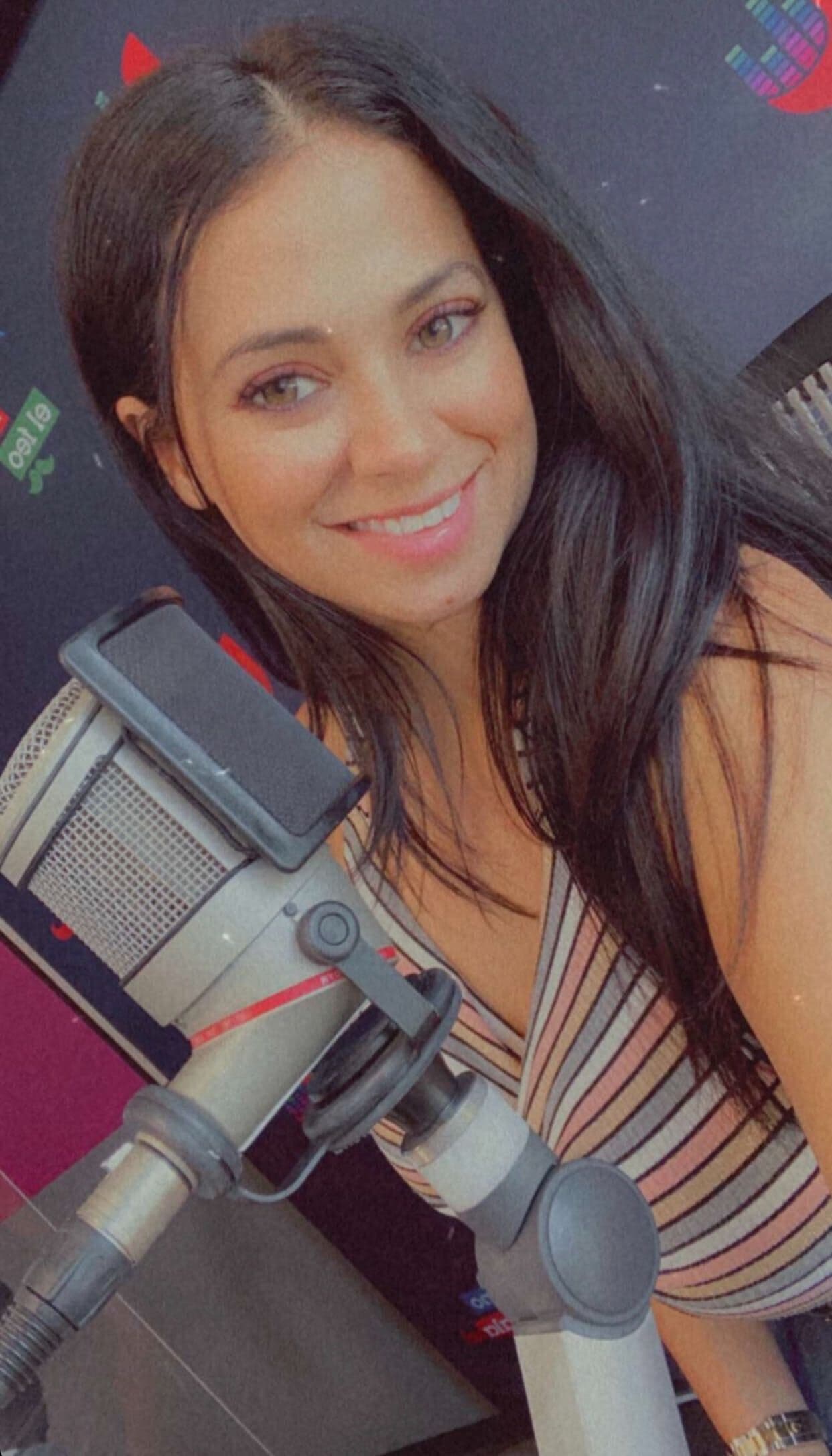 Escuchar a 
<b>Carla</b> todos los días, a través del show, es un alivio ante tantas dificultades que enfrentamos ahora.