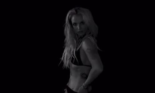 Lo que más llama la atención es que no dio detalles de estos clips, ¿se tratará de un nuevo video?, al menos eso s eha especulado.