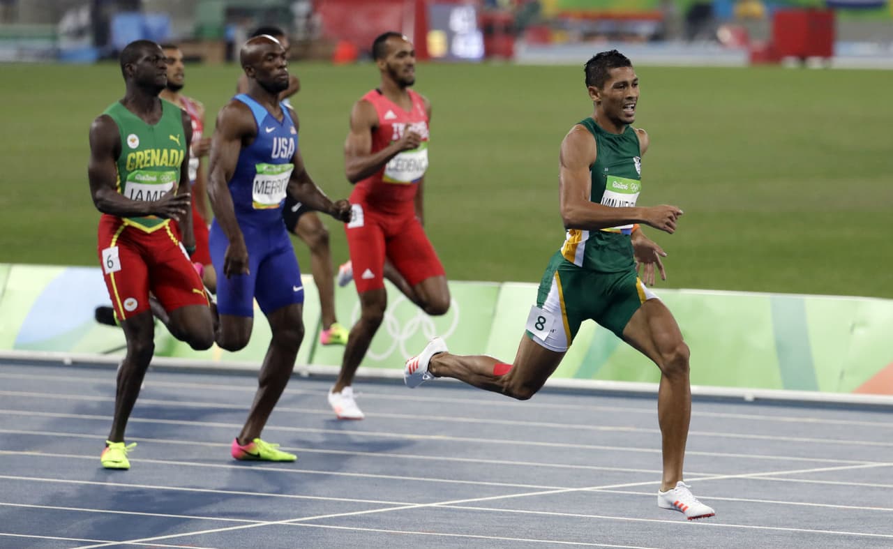 <b>Wayde van Niekerk</b>, desde el carril ocho, sepultó el récord mundial de Michael Johnson en los 400 metros planos en Río 2016. Será uno de los mejores velocistas de todos los tiempos.