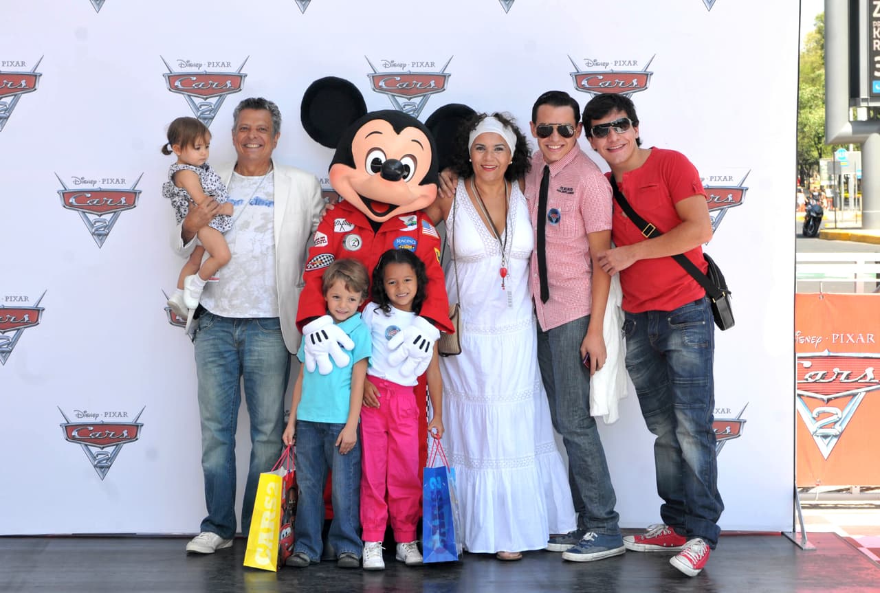 Aunque aclaró que en su matrimonio no hubo violencia física sino verbal, detalló: "que a fin de cuentas es lo mismo. Es lo mismo que te dé un golpe con el bastón o que te diga algo que te ofenda a ti y a tu familia".