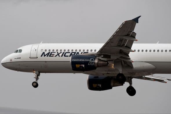 Después de 98 años de surcar los cielos, la falta de liquidez motivada por adeudos, carga contractual y los efectos que conllevó la influenza A H1N1, la empresa tuvo que someterse a concurso mercantil.