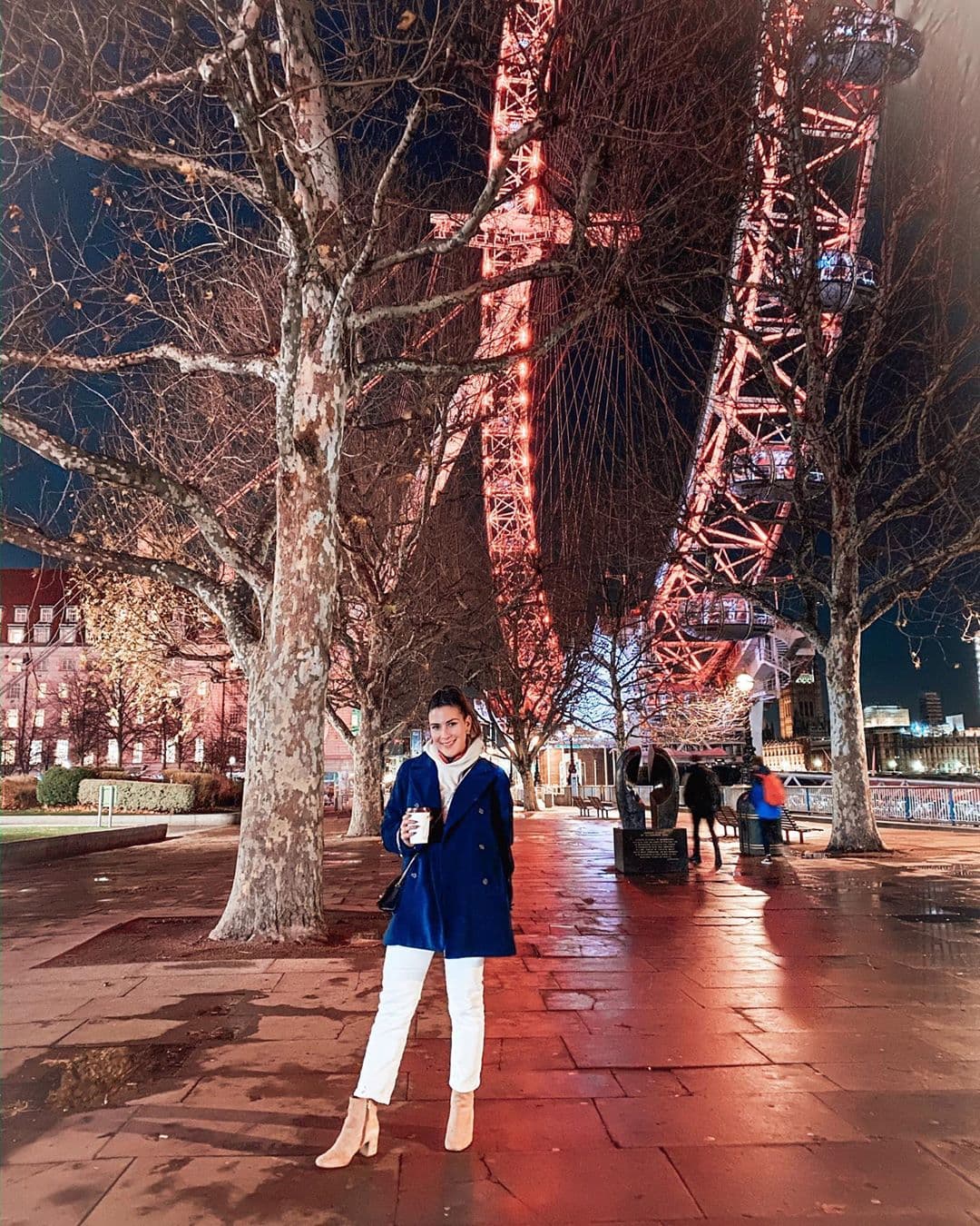 La presentadora del Revoltillo Digital regresó a Londres y gozó sus bellos paisajes de noche.