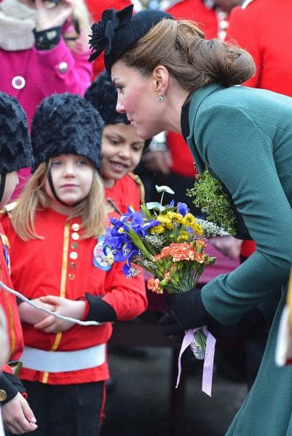 En Londres, la duquesa Kate, esposa del príncipe Guillermo también se vistió de verde.