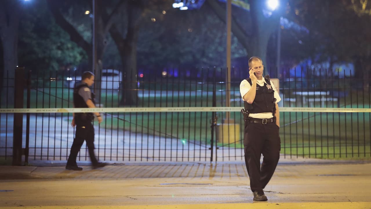 Autoridades investigan robos vehiculares en Chicago.