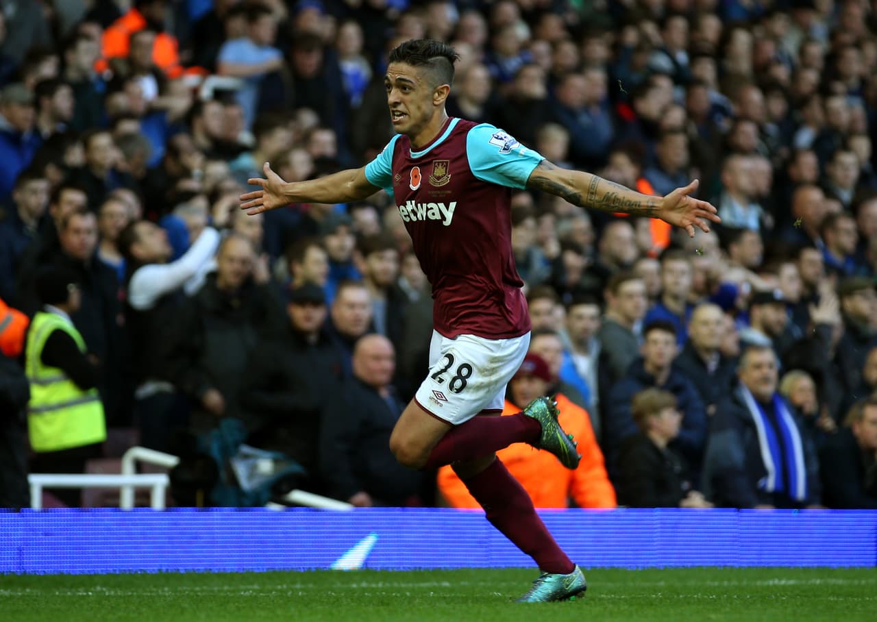 A pesar de que con Lanzini no se han enfrentado mientras ha estado en el West Ham, si intercambiaron sus playeras firmadas.