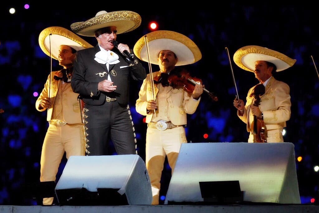 La tromboembolia pulmonar generó, a su vez, que el papá de 
<b><a href="https://www.univision.com/famosos/el-potrillo-valora-a-la-familia-como-lo-unico-que-necesita-tras-la-emotiva-noche-con-su-padre-e-hijo-en-latin-grammy-fotos">'El Potrillo'</a></b> enfrentara otros problemas, como la imposibilidad para caminar y el aumento de peso.
