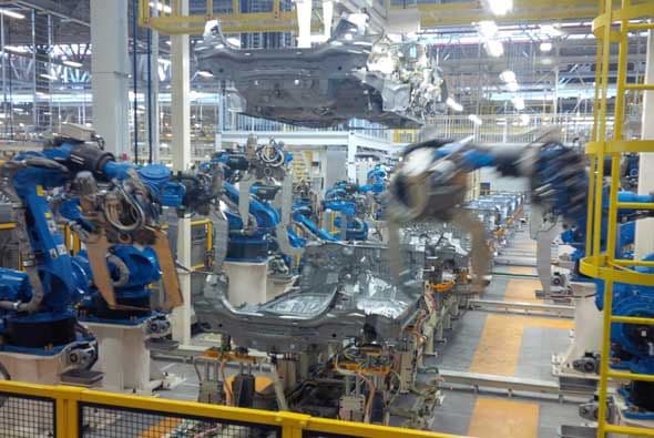 Localizado en Celaya, Guanajuato, la planta cuya inversión fue de $800 millones de dólares iniciará producción a menos de dos años del inicio de su construcción a principios de 2012, y empleará a 3,200 asociados con una capacidad anual de 200,000 vehículos y motores cuando está alcance la producción completa a finales de año. Además de su Honda Fit 2015, la planta comenzará la producción a finales de año de todas las nuevas compactas SUV. La apertura de la Planta en Celaya incrementa la capacidad anual de producción de automóviles en Norte América en un aproximado de 1.92 millones de unidades.