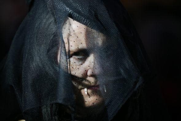 <b>Tlahuelpuchi</b>
<br>En la cultura folclórica de Tlaxcala, se trasmite la creencia de que existe la 
<i>Tlahuelpuchi</i>, una bruja vampiro que chupa la sangre de los bebes hasta que mueren. Existen al menos un centenar de leyendas; en el pasado, a su maldad se le culparon las imprevistas muertes de bebés, debidas en realidad a lo que hoy conocemos como el síndrome de la muerte de cuna o muerte blanca.