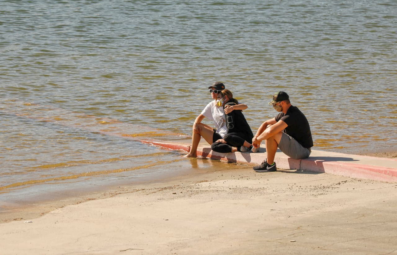 La estrella de 'Glee' fue 
<b><a href="https://www.univision.com/shows/despierta-america/las-desgarradoras-imagenes-del-padre-de-naya-rivera-corriendo-desesperado-al-llegar-al-lago-donde-desaparecio-video" target="_blank">reportada desaparecida</a> </b>el 8 de julio cuando se encontraba paseando por el lago Piru junto a su hijo Josey, de 4 años. 
<br>