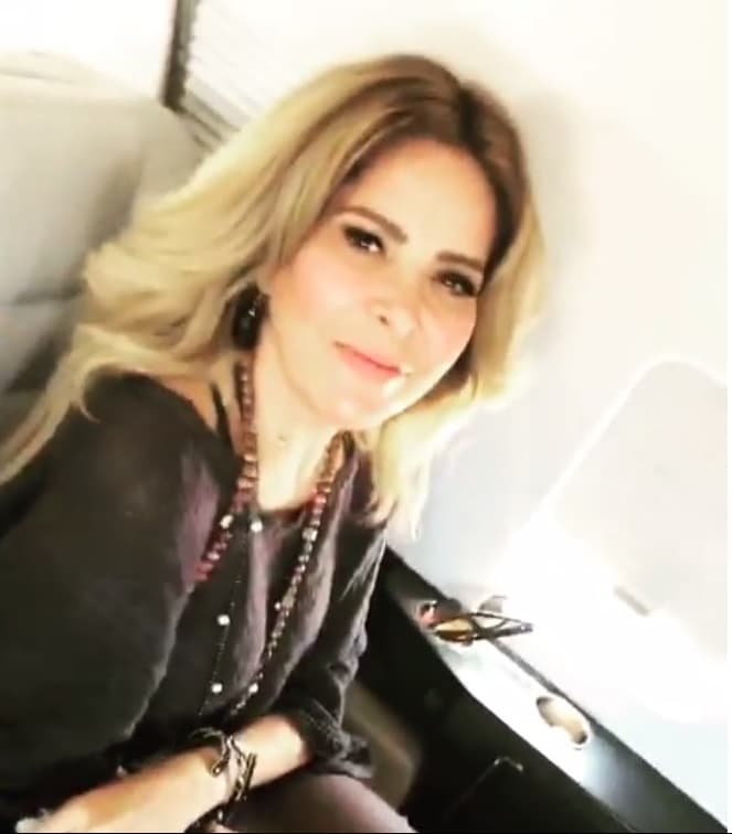 Gloria Trevi ha sabido invertir muy bien su dinero, pues es de las afortunadas que posee un avión privado valuado en 20 millones de dólares. Su avión, además de que tiene sus inciales como sello, es lo bastante amplio como para llevar a bordo a más de seis pasajeros.