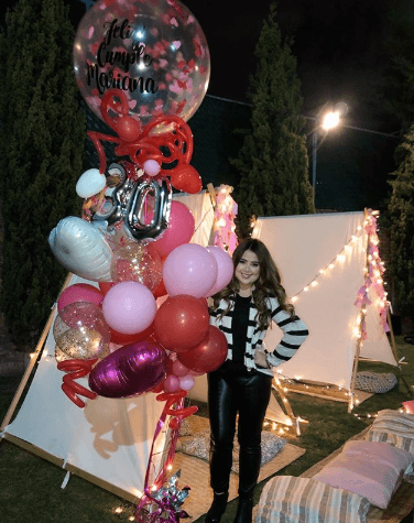 En cada fotografía Mariana se observa con una gran sonrisa y una figura espectacular.