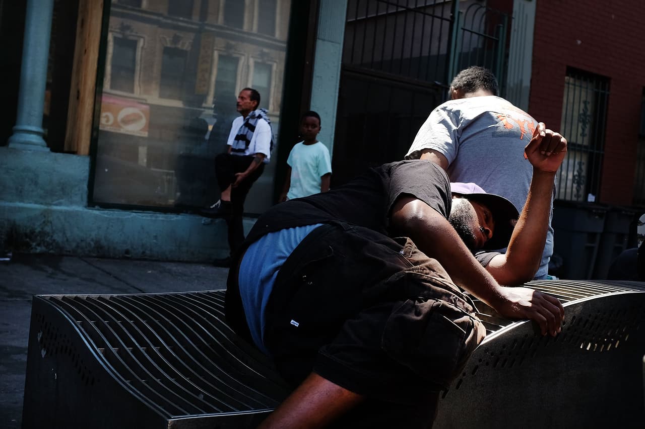 Autoridades estiman que en la ciudad se producen poco más de 100 ingresos a hospitales por semana a consecuencia del 'K2'.