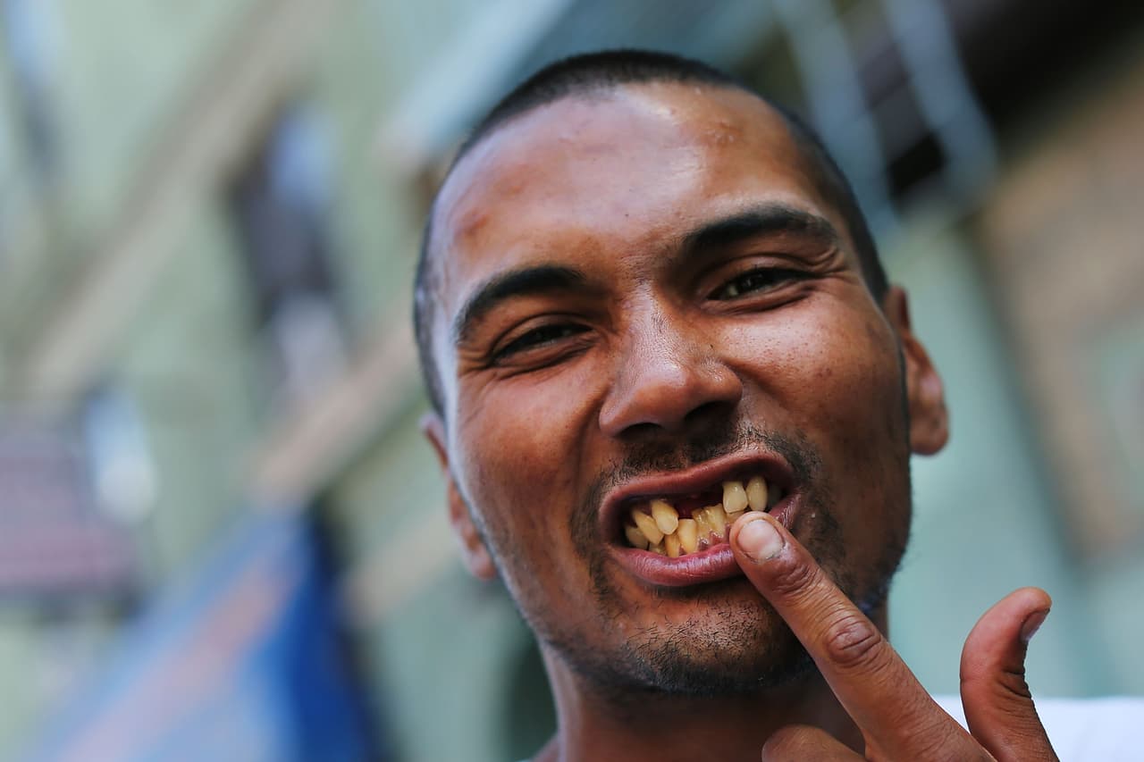 Algunas de las alteraciones secundarias incluyen: palpitaciones, agitación y comportamiento violento.