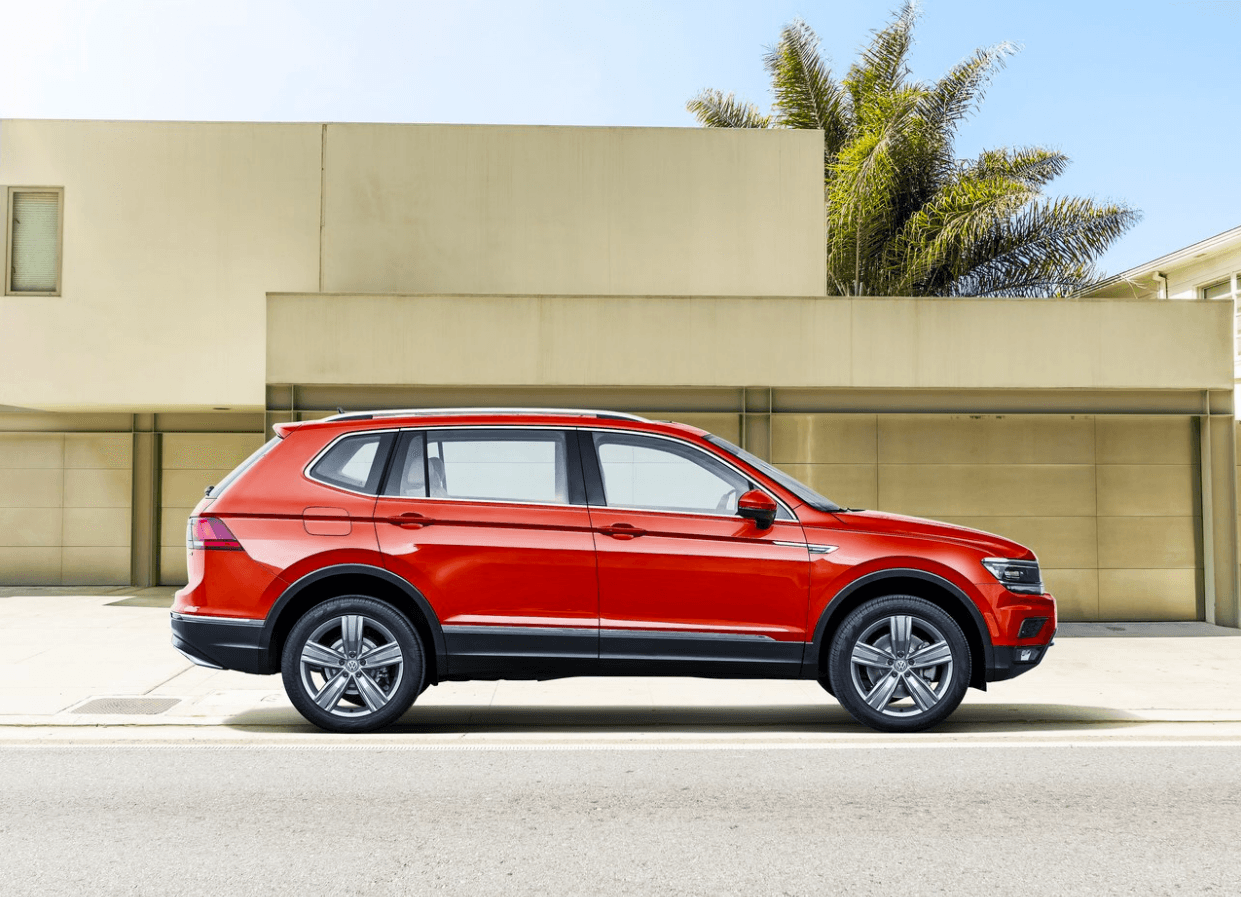 Modelo: 
<b>Volkswagen Tiguan Allspace</b> (base larga)
<br>Planta en la que se construye: Expansión de Volkswagen Puebla
<br>Ventas totales en 2016: - Modelo nuevo -
<br>Precio inicial: - No anunciado -
<br>Precio inicial + impuesto fronterizo del 20%: 
<b>--</b>