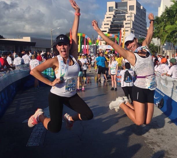 Antes de que Satcha se convirtiera en mamá y tuviera una vida ajetreada, una de las actividades que disfrutaban hacer juntas era correr maratones.