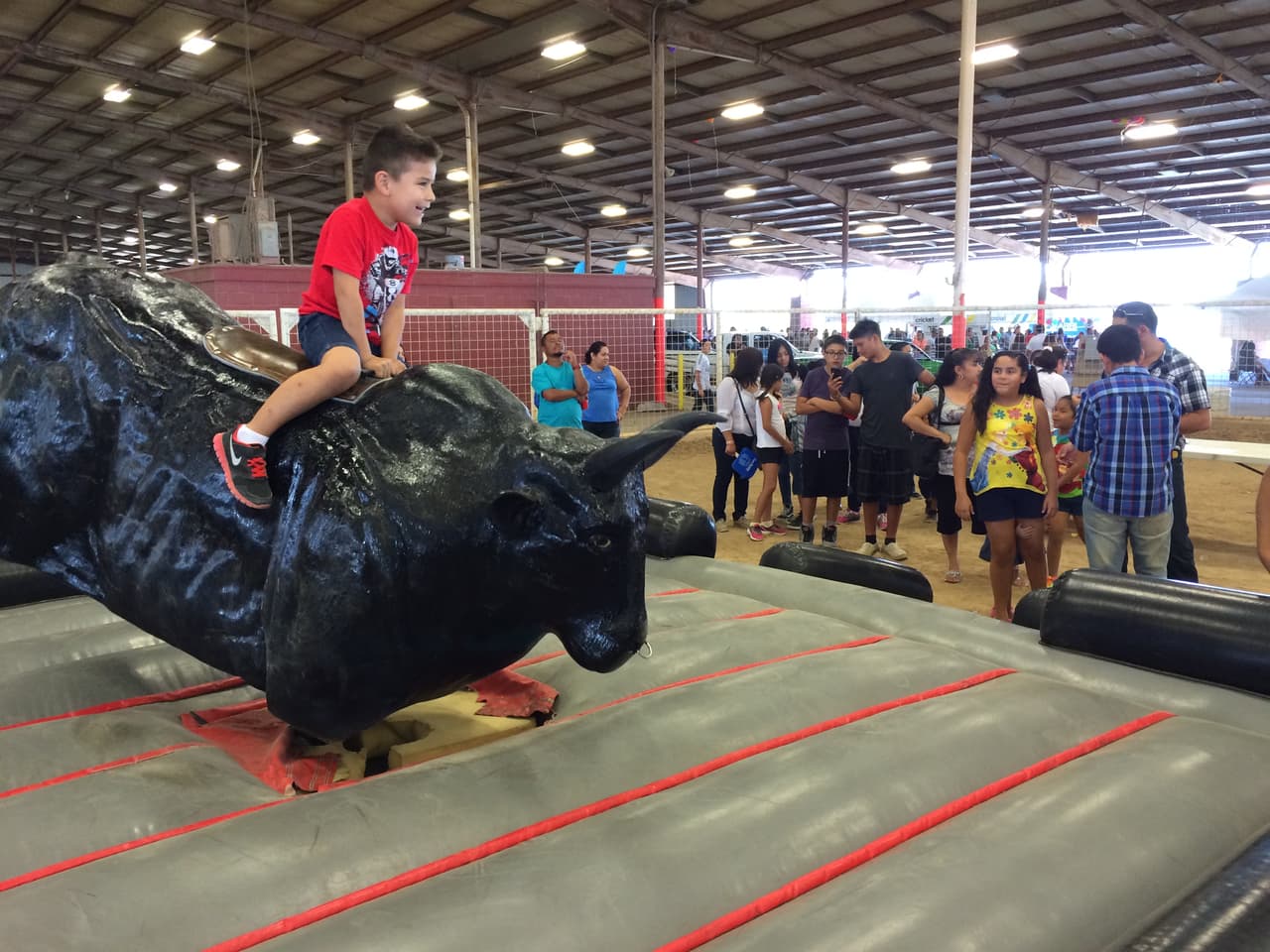 Univision convivió con la comunidad desde el Travis County Expo Center para celebrar las Fiestas Patrias.