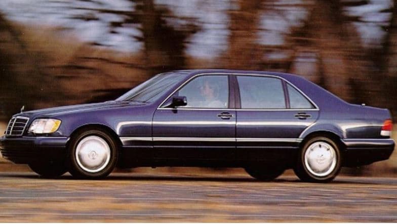 Continuamos con el 
<b>Mercedes-Benz S280</b> 
<b>1994</b> blindado, de base larga, en el cual fallecieron Lady Di y su pareja, Dodi-Al Fayed, el 31 de agosto de 1997, cuando fueron perseguidos por varios paparazzi.