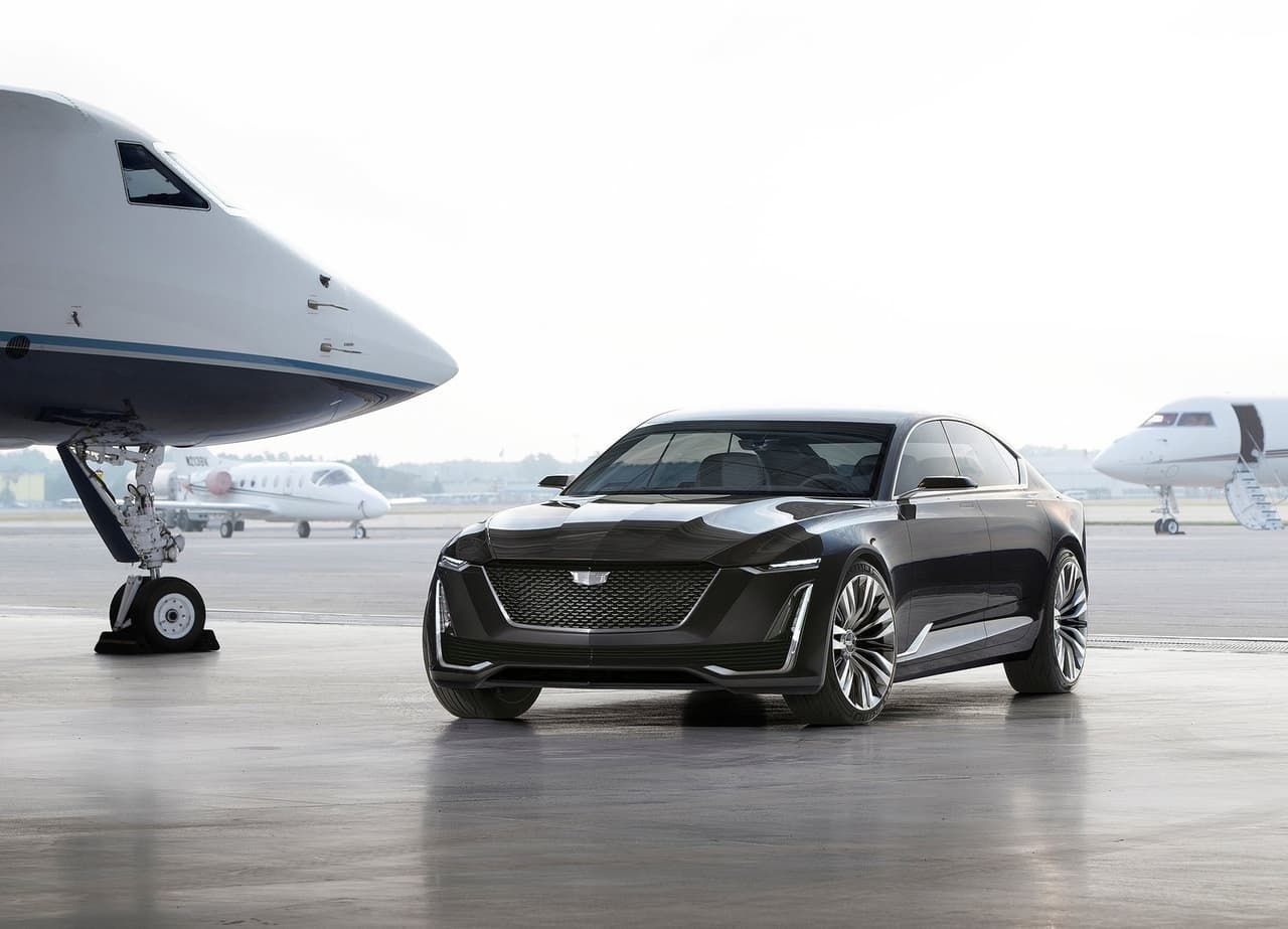 <b>Cadillac </b>sí ha informado que el motor del 
<b>Escala Concept </b>dirige su potencia a las ruedas traseras, las cuales son de generosas 22 pulgadas.