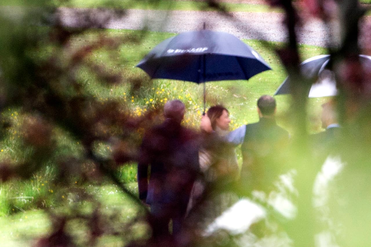 Ya comenzaron los ensayos para la boda, a pesar del clima, los invitados podrían oscilar entre 150 a 350 personas, será una boda pequeña y no como la su hermana Kate Middleton que tuvo 1,900.