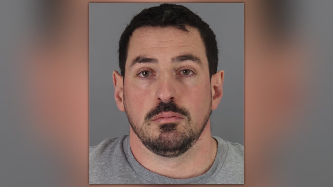 Arrestan a entrenador acusado de abusar de una menor de edad en un gimnasio de Silicon Valley