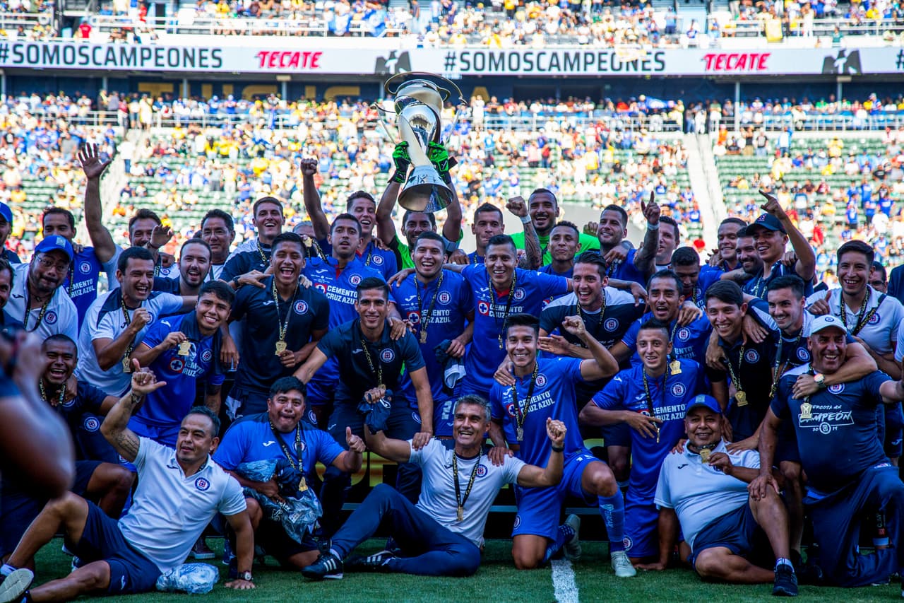 Futbol Retro | ¡Cruz Azul ganó la Supercopa MX y así lo festejaron!