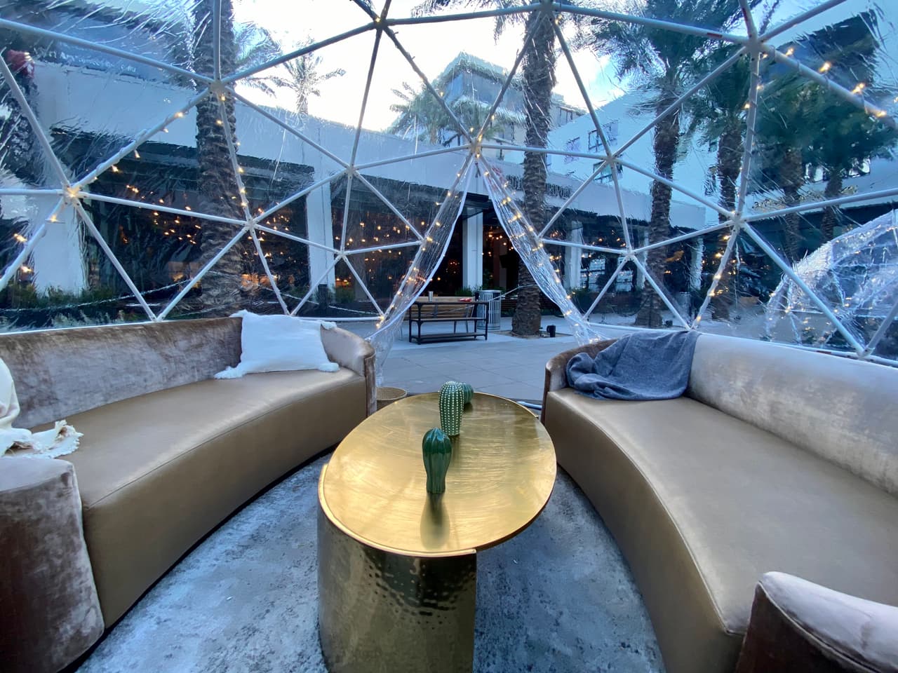 "Estamos muy emocionados de darle vida a este oasis en el desierto único", dijo Ryan Justesen, gerente general de Culinary Dropout.
<br>