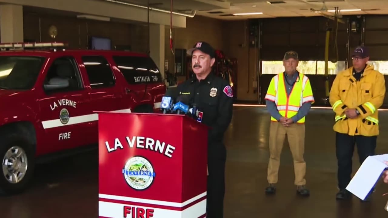¿Cuándo levantarán las ordenes de evacuación tras incendio en bodega de baterías de litio en La Verne?