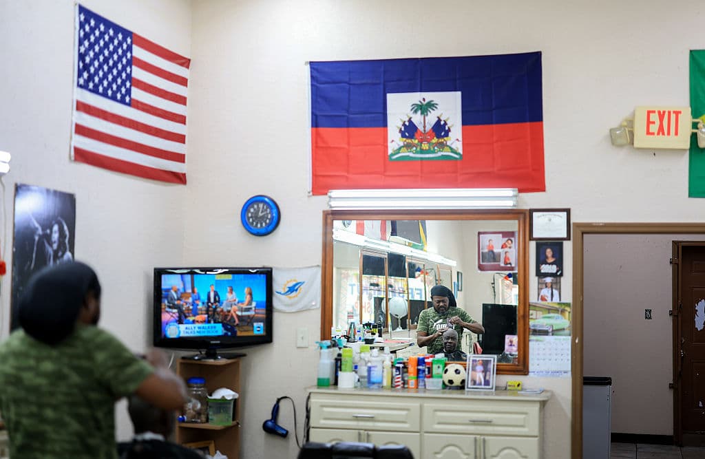 Antoine Provost trabaja una barbería de Pequeño Haití, una zona en la que viven un poco menos de 35 mil personas, según datos del Censo.