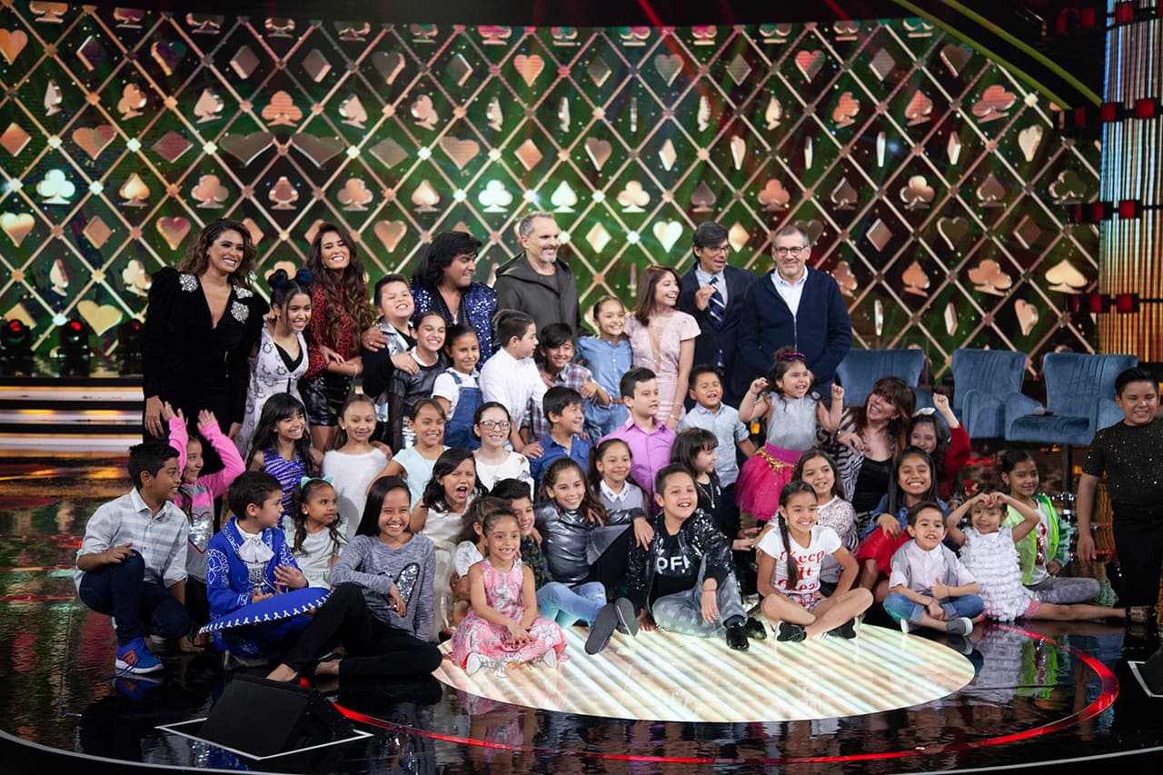 Wow, también el suelo tiene luz.