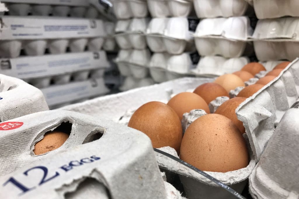 Supermercado tendrá que pagar $175,000 por aumentar el precio de los huevos más de lo permitido