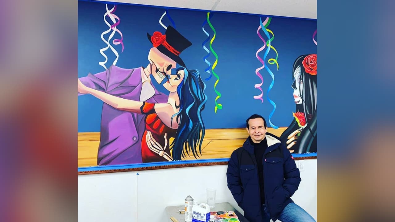 Pintor colombiano refleja las culturas hispanas en murales en Nueva York y Nueva Jersey