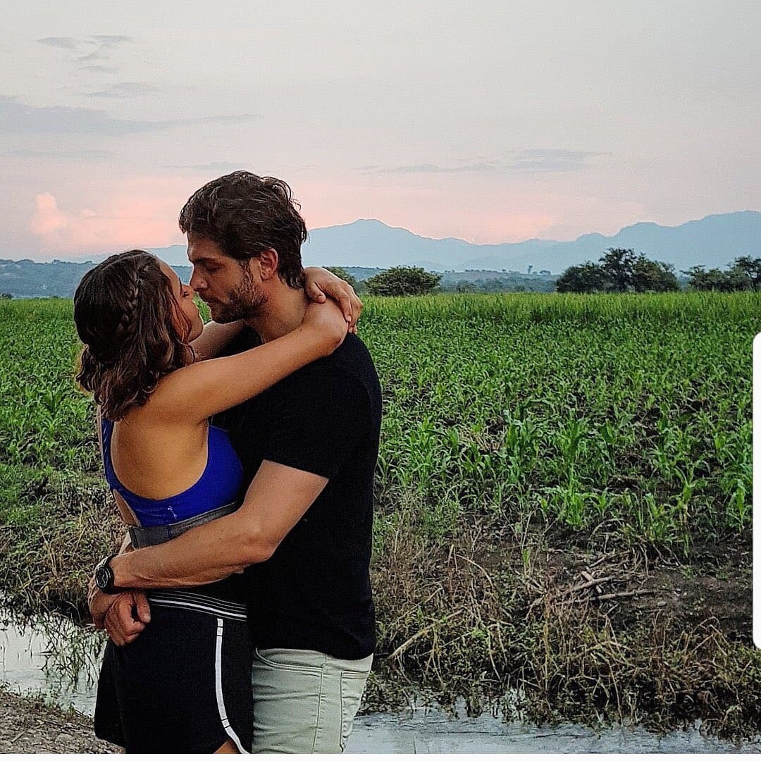 <b><a href="http://www.univision.com/temas/horacio-pancheri">Horacio Pancheri</a></b> rompió la promesa que hizo hace meses y decidió gritarle al mundo el amor que profesa por
<b><a href="http://www.univision.com/temas/paulina-goto">Paulina Goto</a></b>, por lo que publicó esta tierna imagen en la que se les ve perdidamente enamorados. Este romance ha crecido día con día, es por eso que aquí te presentamos el paso a paso de esta historia de amor.