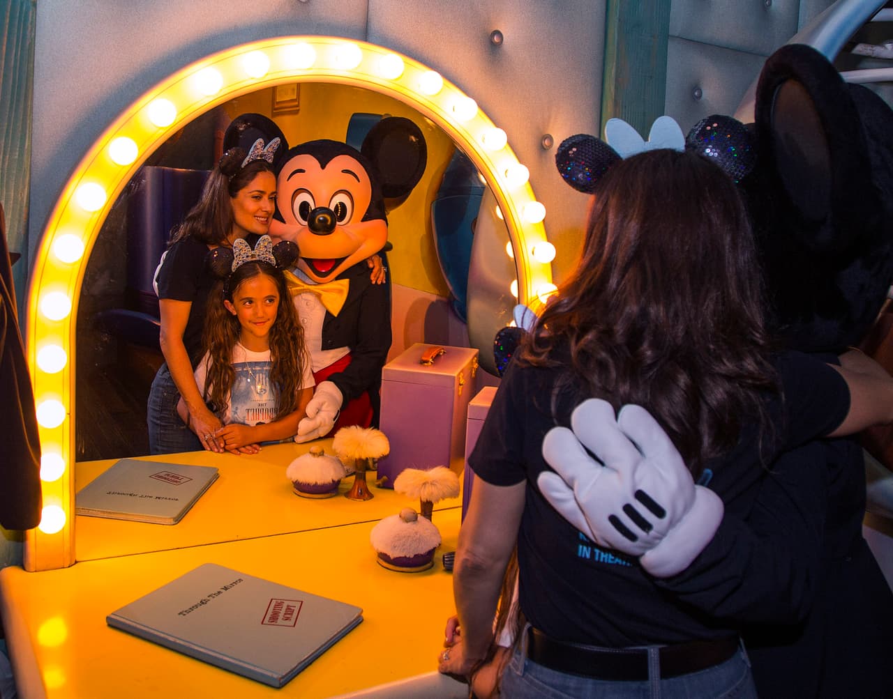 Salma y Valentina se la pasaron de maravilla en Disneyland.