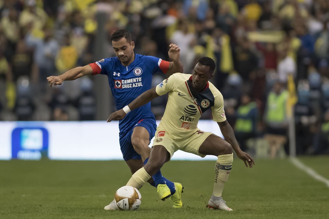 América trató de tomar el control del balón y tomar la iniciativa gracias a su condición de local.