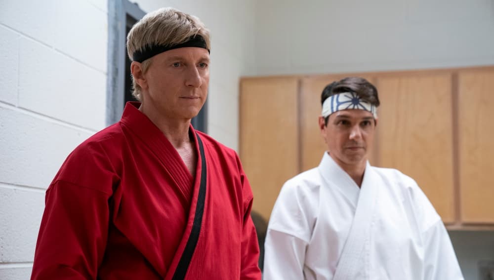 William Zabka como Johnny Lawrence y Ralph Macchio como Daniel LaRusso en 'Cobra Kai'