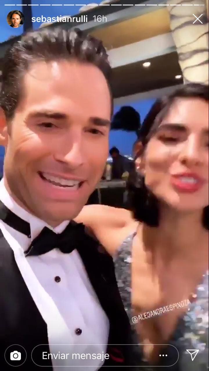 "En 
<b><a href="https://www.univision.com/entretenimiento/celebridades/sebastian-rulli-ya-comenzo-a-grabar-el-ultimo-dragon-en-japon-fotos">las grabaciones de ‘El último dragón’</a></b>, tenemos la visita de … ¡qué onda Ale, que gusto tenerte aquí!", expresó Sebastián Rulli en sus historias de Instagram.