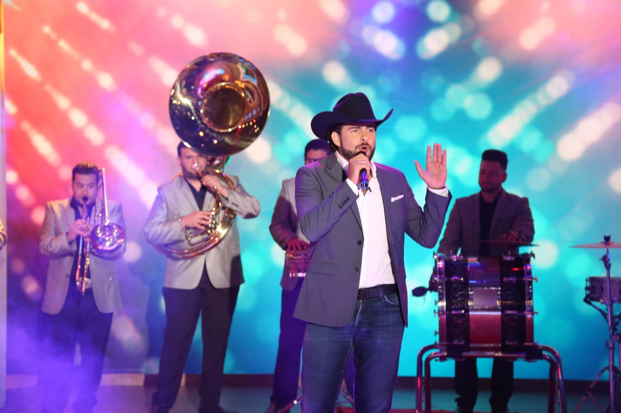 Un tema muy romántico, con el que Jerry Bazúa quiere enamorar a sus seguidoras.