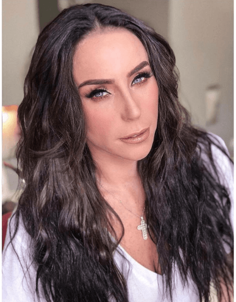 Inés comenzó su carrera en la actuación en 1997, fue parte del elenco de la 
<b><a href="https://www.univision.com/famosos/ines-gomez-mont-compro-mansion-cher-fotos">telenovela infantil 'Tric Trac'</a></b> a los 15 años.
<br>