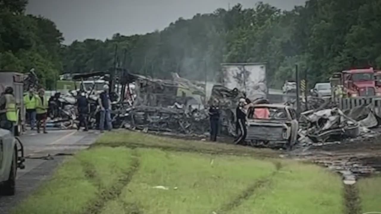 Claudette cobra fuerza y deja al menos 13 muertos, mientras un tornado causa destrucción en Chicago