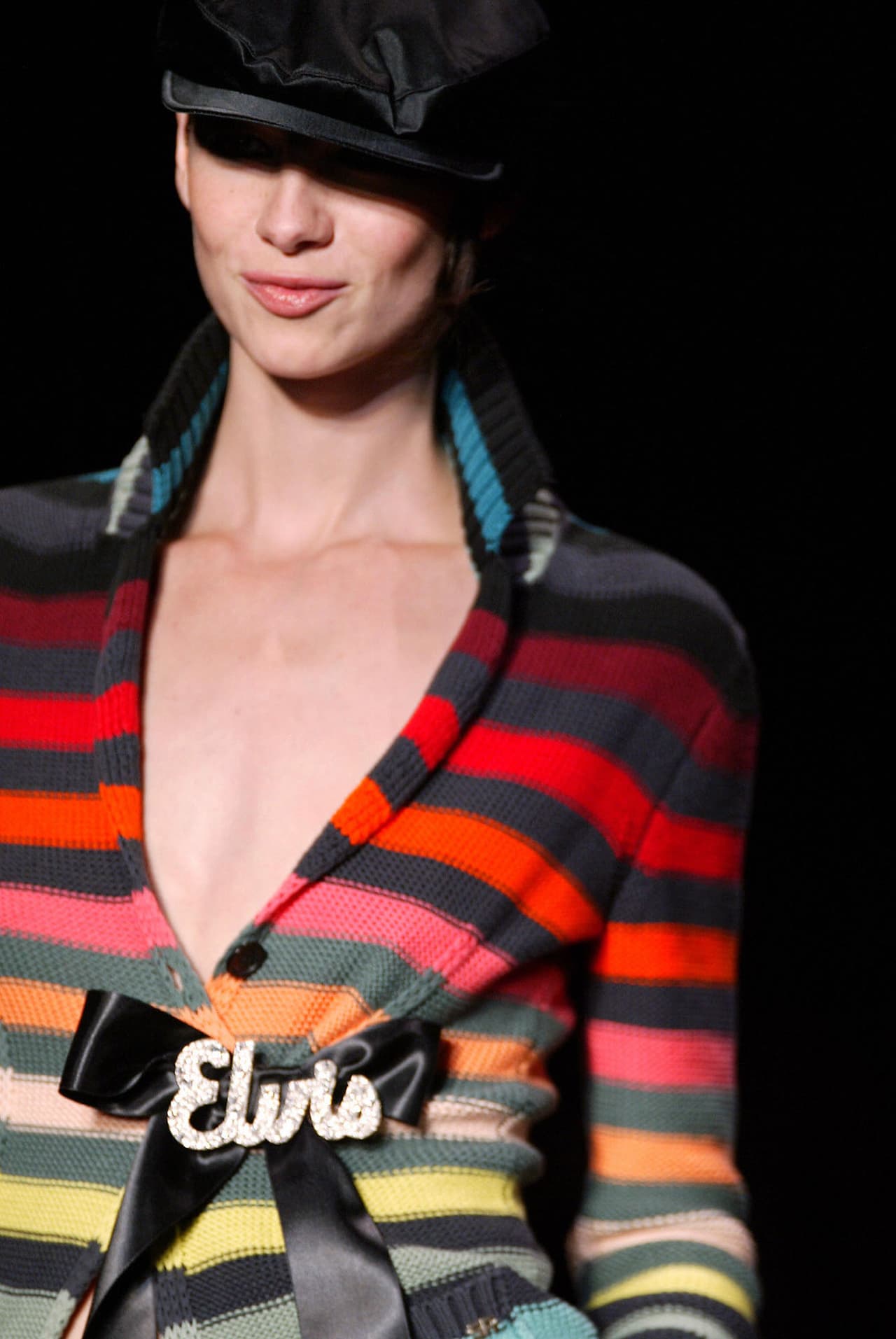 Iconos de estilo como 
<a href="http://www.univision.com/estilo-de-vida/belleza/5-frases-de-belleza-de-audrey-hepburn-que-nos-inspiran-fotos">Audrey Hepburn</a> (quien se compró 15 jerseys suyos en colores distintos, según cuentan), Lauren Bacall y Catherine Deneuve se hicieron fans de los diseños de Rykiel y los popularizaron.