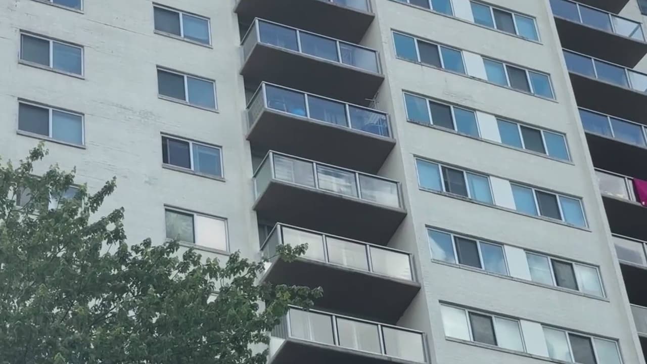 Milagro en Montgomery: niño de 2 años sobrevive tras caer de un balcón del piso 15