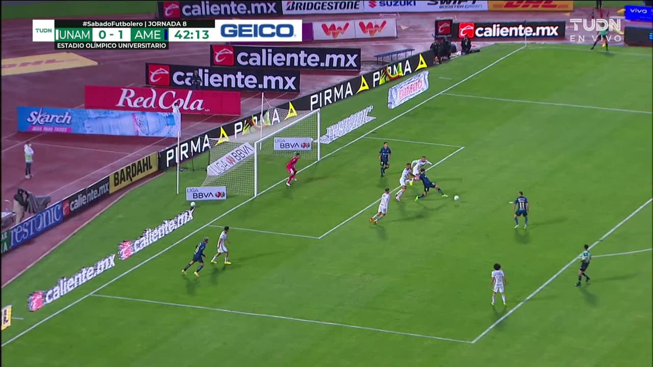 ¡TIRO ATAJADO! disparo por Jonathan Rodríguez.