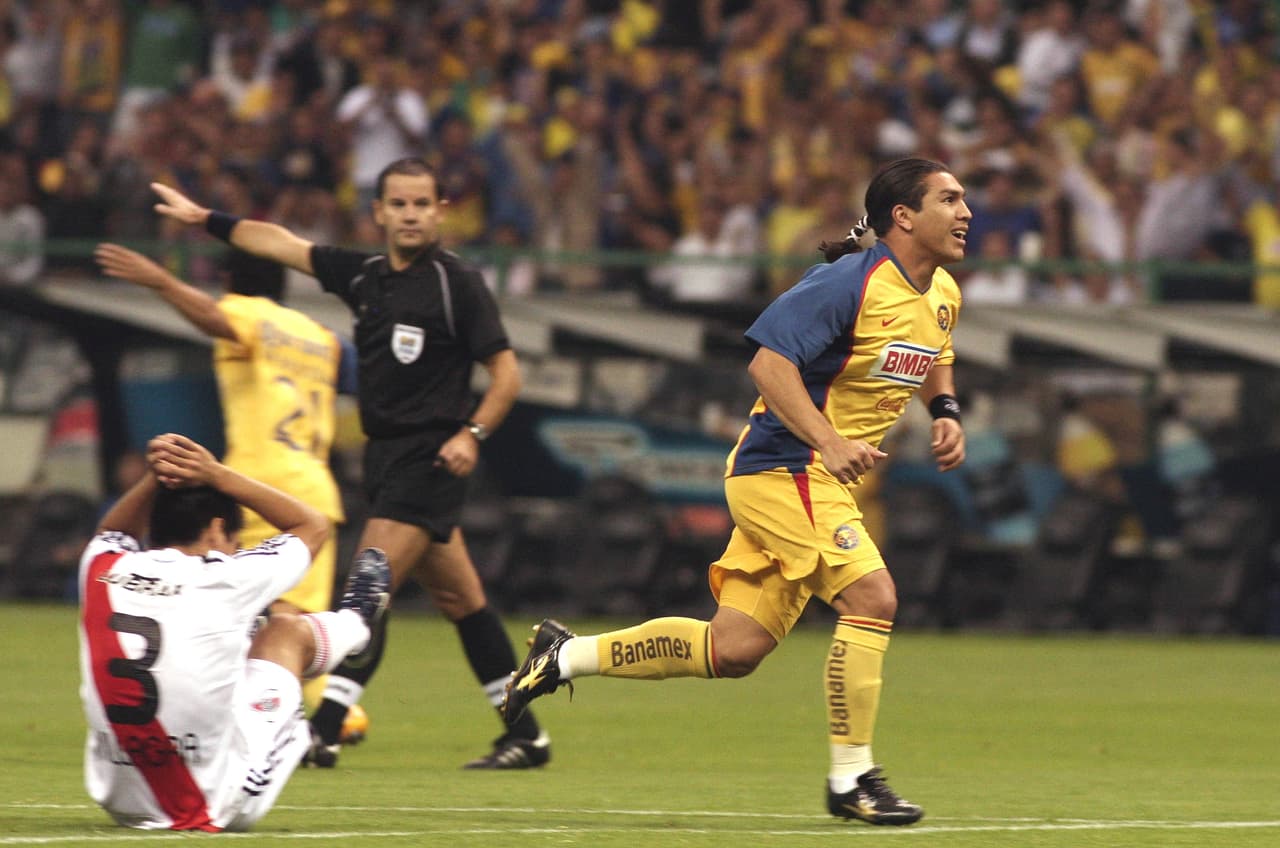 Además de ser el líder anotador de Paraguay rumbo a Sudáfrica 2010, 
<b>"Chava" Cabañas salió capo goleador de las Copas Libertadores 2007 y 2008.</b>