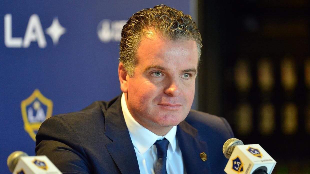 Te Kloese desmiente salida de Chicharito Hernández hacia Chivas