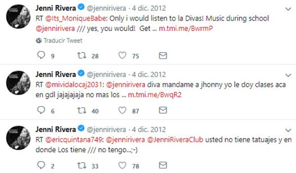 El día que publicó esa fotografía donde anunciaba en un letrero sus conciertos,
<a href="https://www.univision.com/entretenimiento/celebridades/recorre-la-vida-de-jenni-rivera-en-foto-fotos">Jenni contestó algunas de las preguntas</a> de su público en Twitter.
<br>